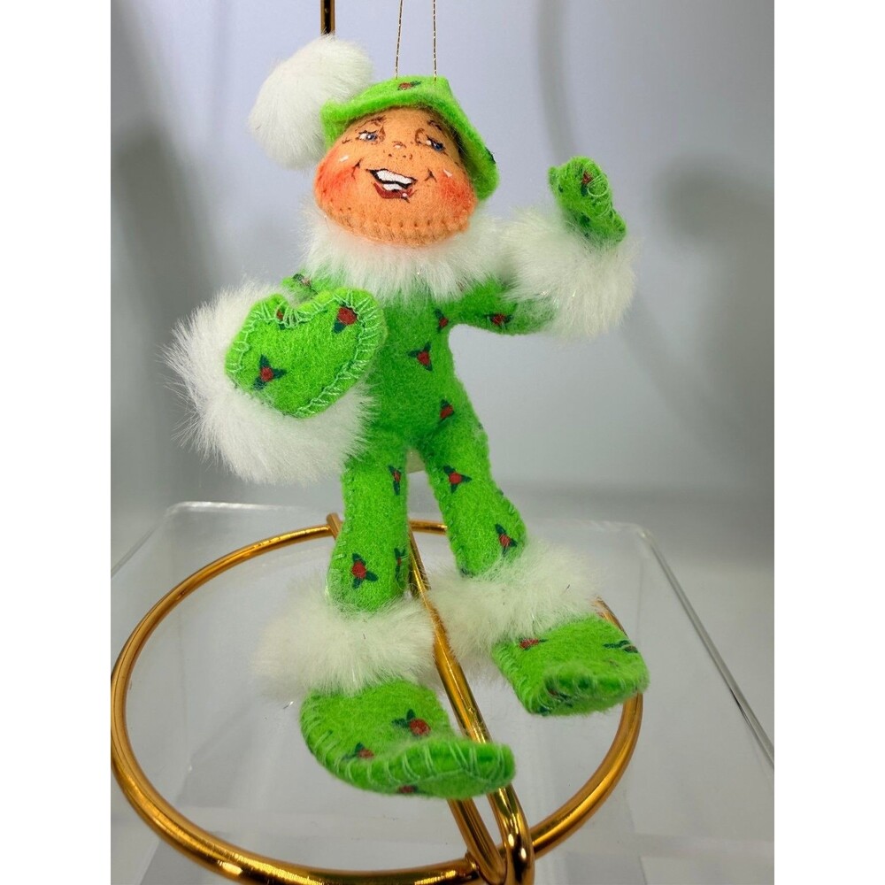 Annalee 2006 5" Christmas Elf Sprite Ornament Green Felt Holly Poseable Holiday